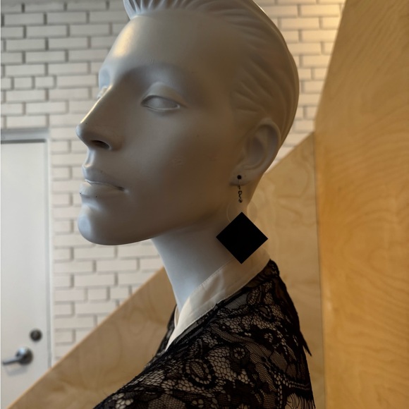 Geometric dangle earrings - Picture 4 of 6